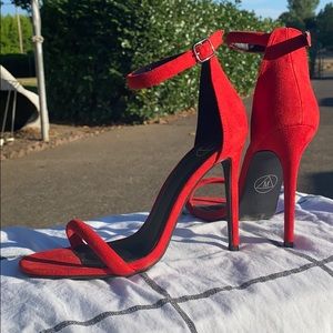NWOT Missguided red heels